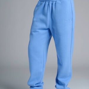 COMFRT new color drop color is ALLURE signature collection